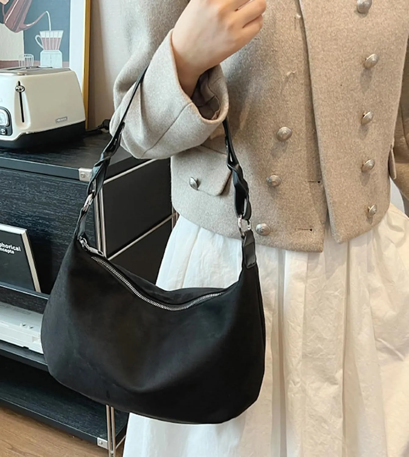 2025 Autumn Winter Vintage Suede Crossbody Bag Women Retro Fashion Saddle Bag Soft Suede Texture PU Strap
