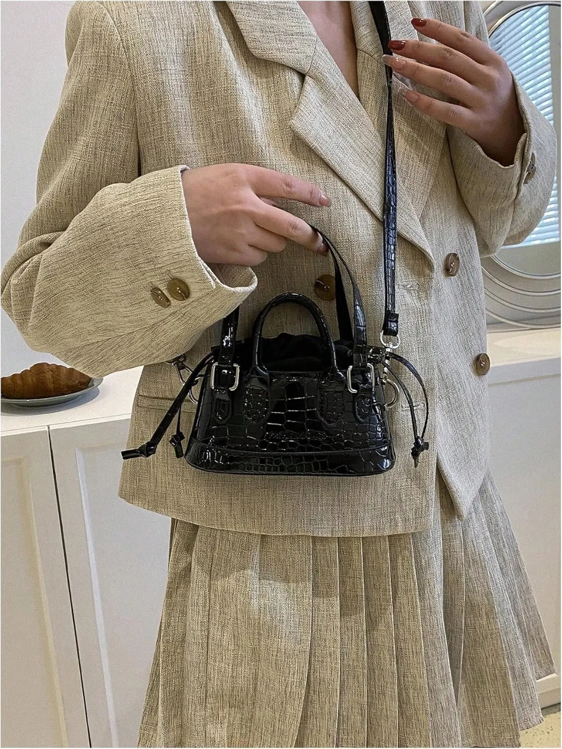 GORGLITTER Women's Mini Purse Crocodile Embossed Crossbody Bags Y2K Clutchs Drawstring Shoulder Bag