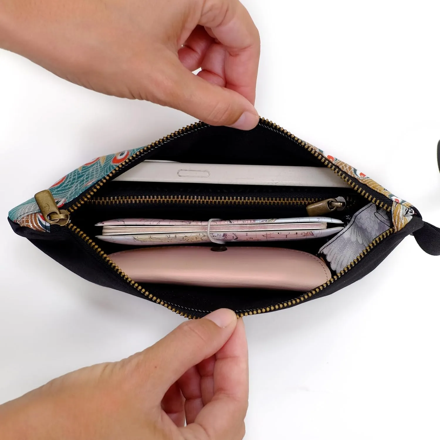 Japanese Style Handbag, Versatile Women's Wristlet Bag, 9.5 x 6.7 in. Zipper, Traditional Japanese Print