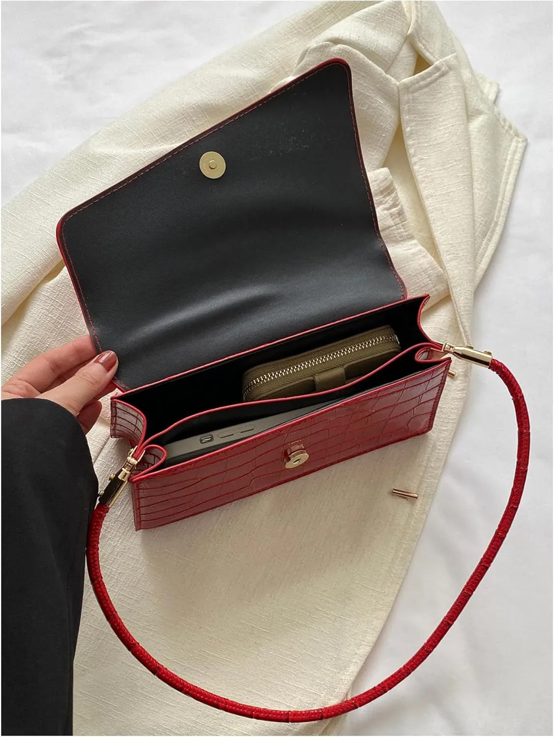 OYOANGLE Women's Crocodile Embossed Flap Shoulder Bag Casual Solid Clutch Handbag