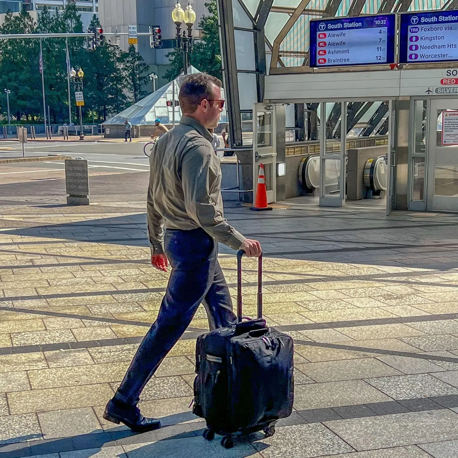 Trilogy Modular System I Modular 4-wheel spinner carry-on, with two zip-off bags! All 3 are Expandable! You get 3 bags in 1! Mix and match; take apart to fit crowded airplane spaces (Zinfandel)
