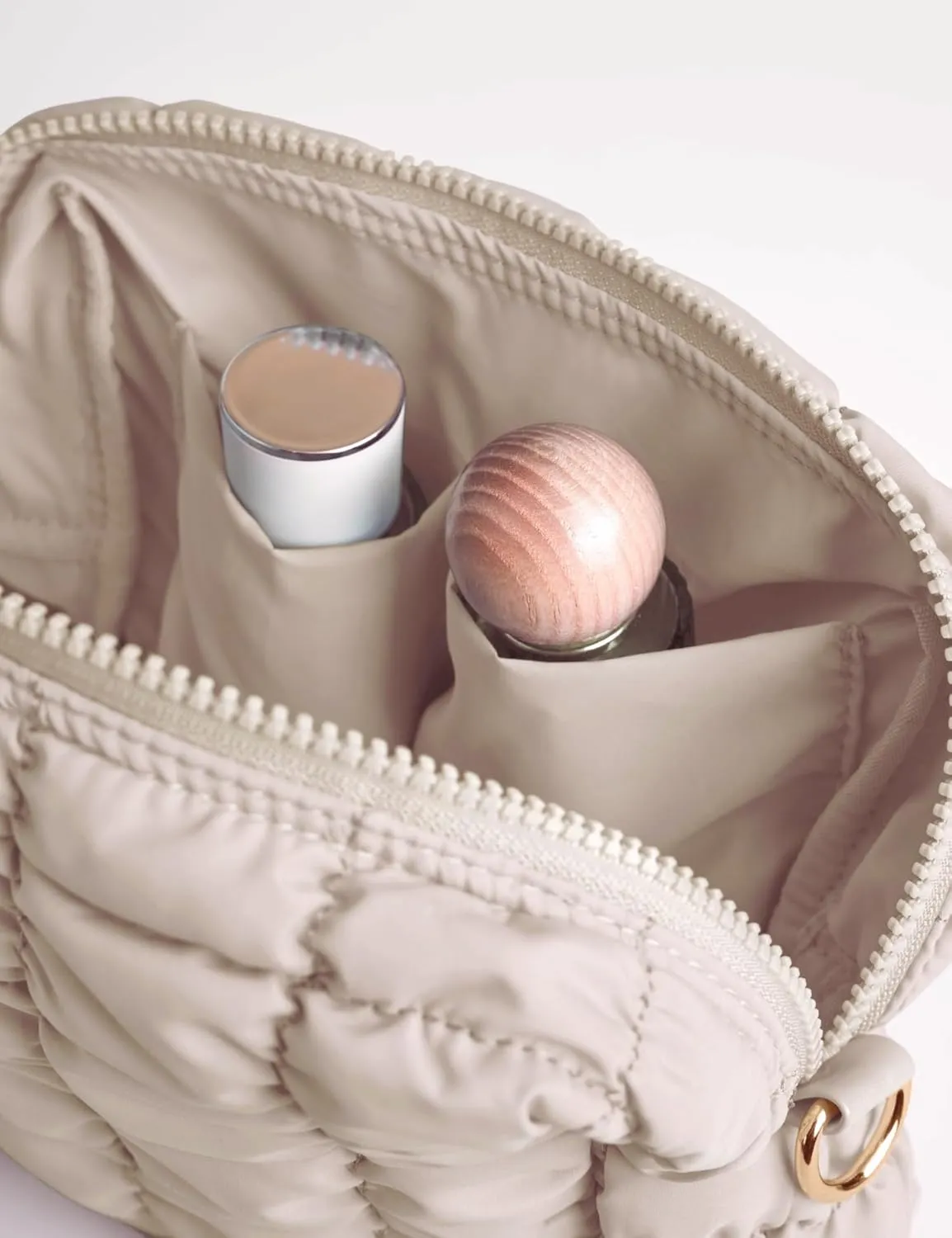 Yarnic Quilted Makeup Bag Cosmetic Bag, Travel Toiletry Bag for Women, Cute Makeup Bag Organizer Puffer Makeup Pouch (M, Beige)